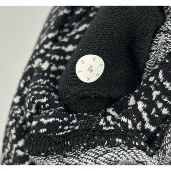 Lululemon Wunder Under Crop Black and White Leggings Size 4 - Picture 3 of 7